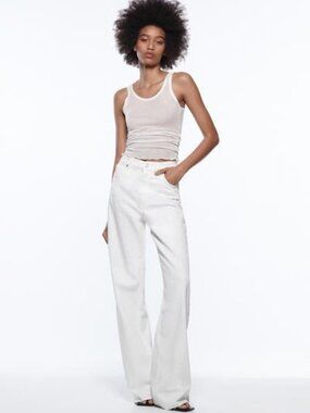 Zara FULL LENGTH WIDE LEG JEANS in White, Size 6